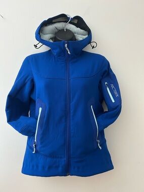 Arc'teryx Vintage Hyllus Hooded Softshell in Royal Blue